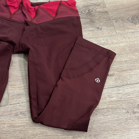 3/4 length Lululemon leggings size 4 - Picture 2 of 3